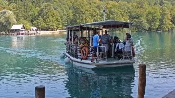 Electric boat at Plitvice lakes day tour