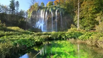 Big waterfall on Plitvice lakes